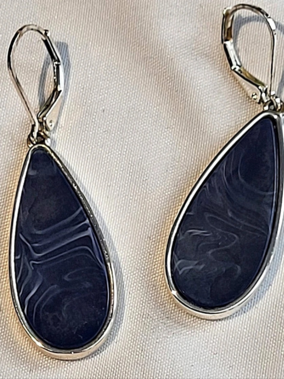 Teardrop Leverback Earrings in Silver & Blue Like New